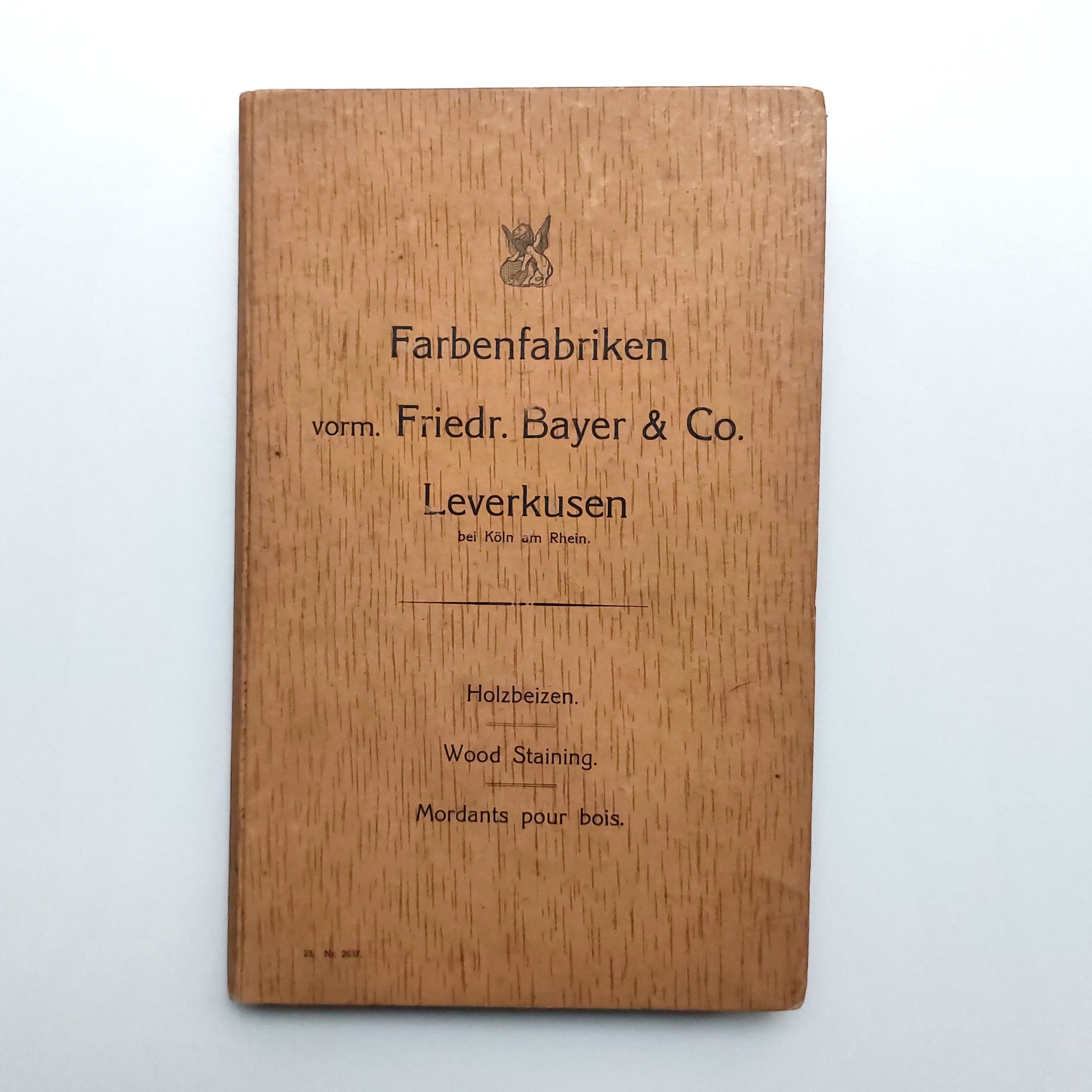 Album de présentation de teintures pour bois. – Image 2