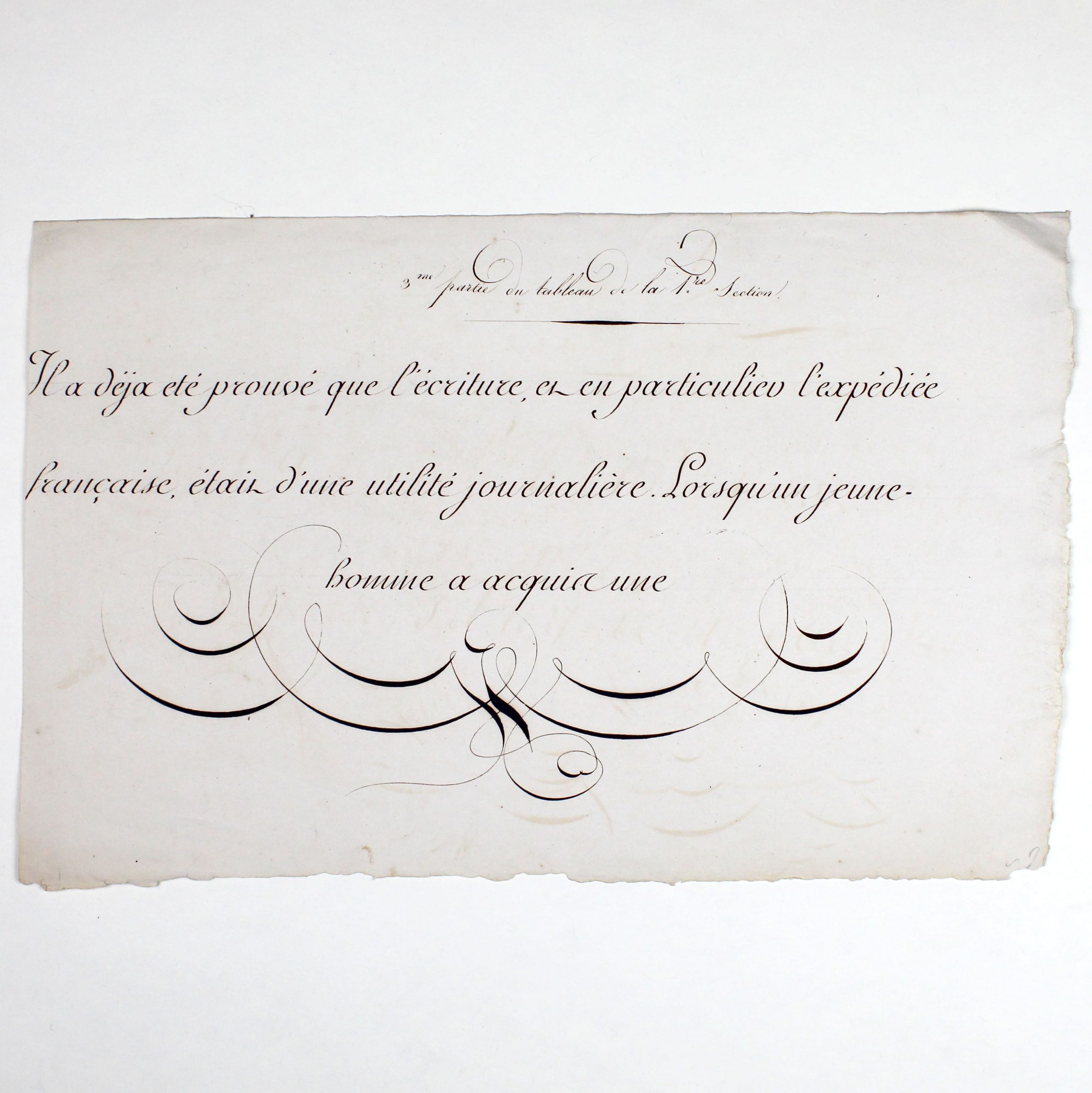 Ensemble de 29 travaux manuscrits réalisés et exposés dans une école d'écriture. – Image 4