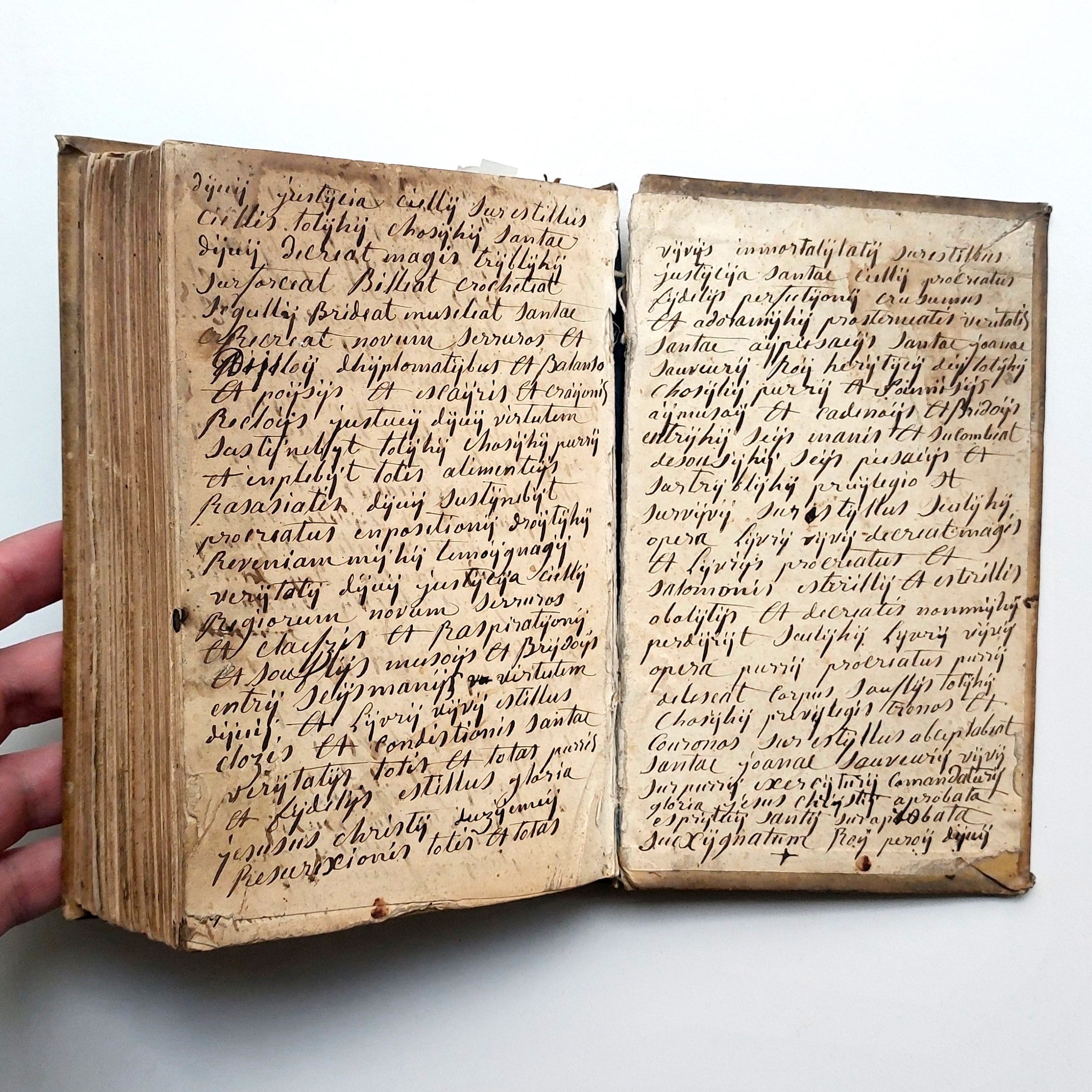 Curieux manuscrit religieux dont on peine à saisir le sens. – Image 14